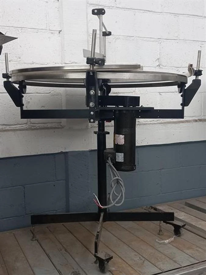 Quadrel 36" Stainless Steel Accumulating Table