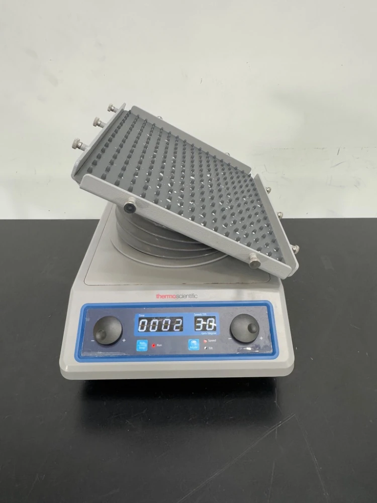 Thermo Scientific Digital Platform Rocker | LabX.com