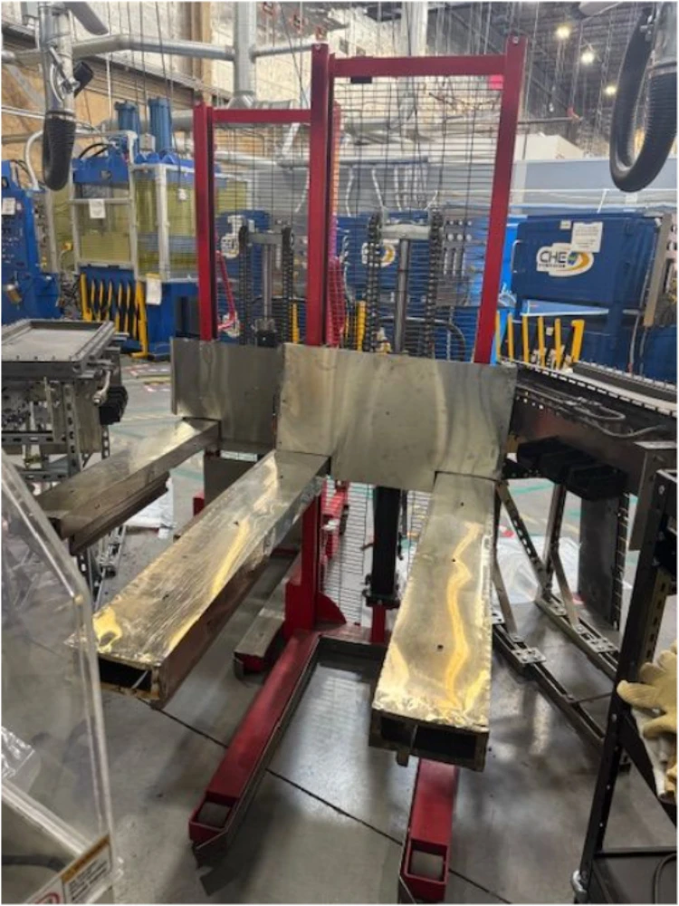 Dayton Manual Hydraulic Forklifts - Quantity 2