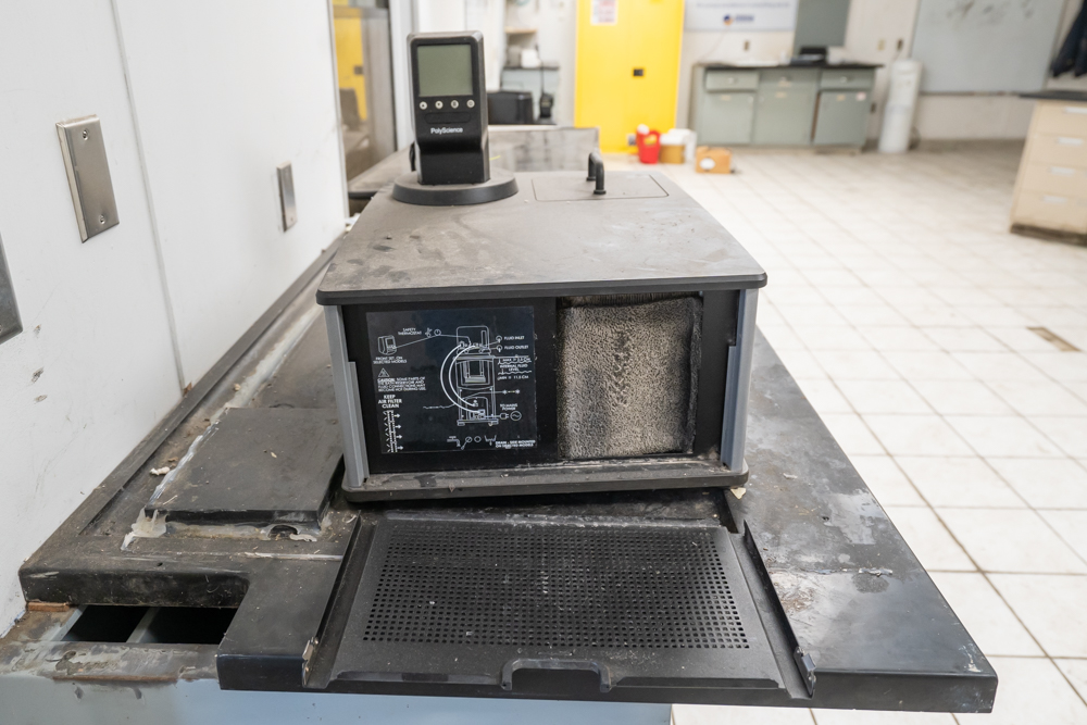 Polyscience constant temperature refrigerated circulator. Low Profile. ( Asset # X2028 )