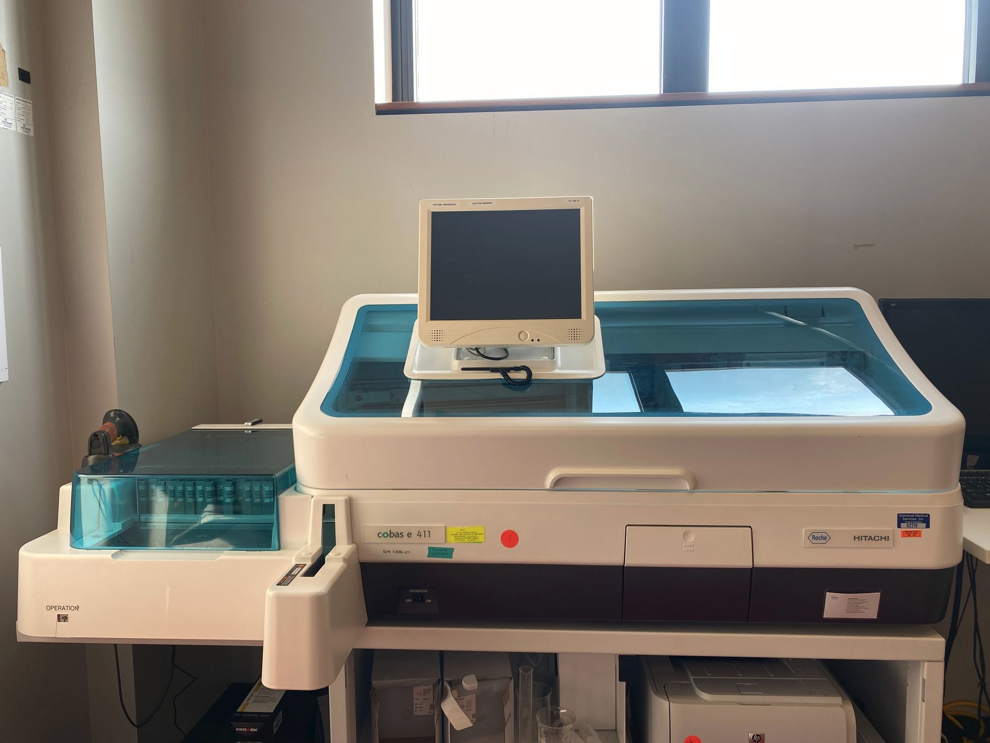 ROCHE COBAS E411 IMMUNOCHEMISTRY ANALYZER