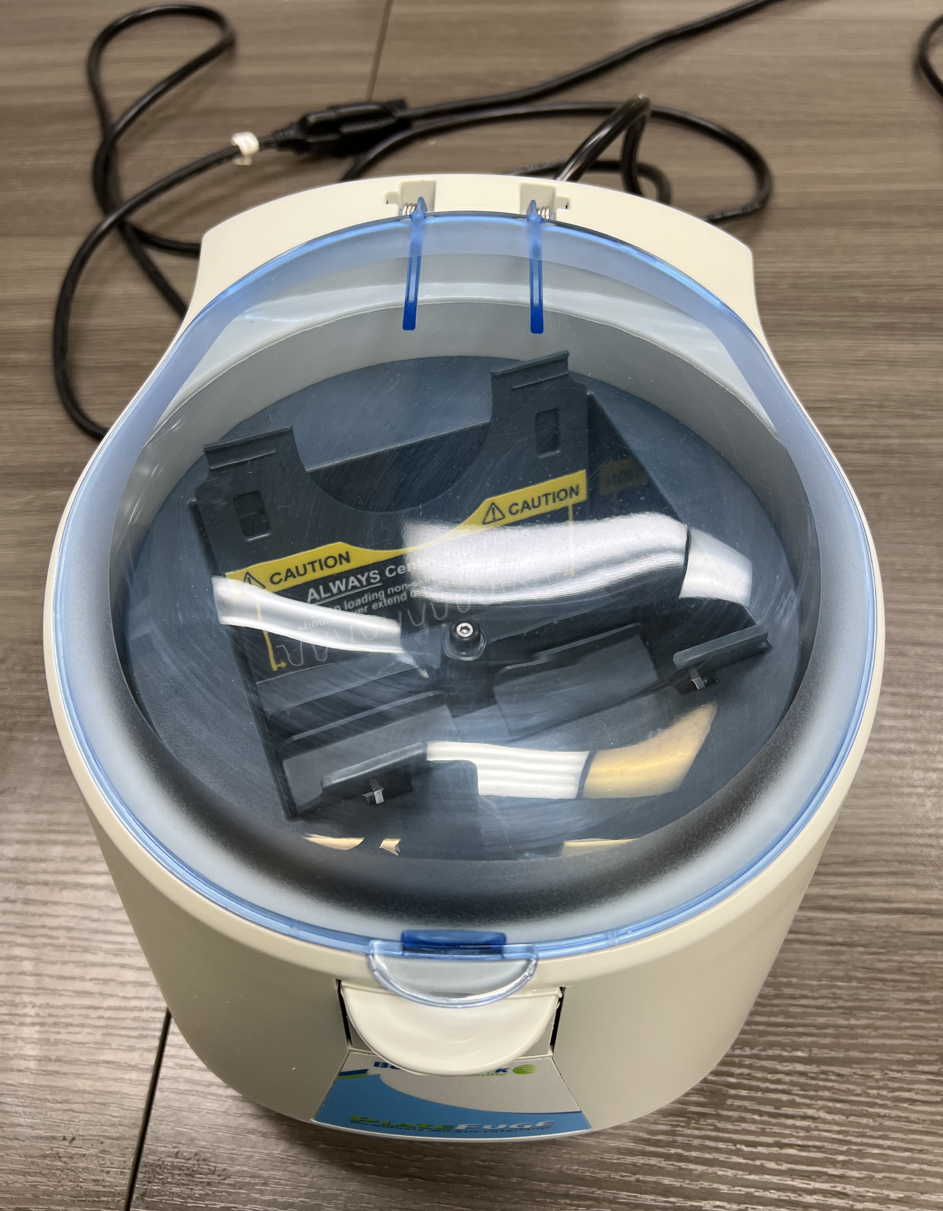 Benchmark PlateFuge C2000 – Compact Microplate Centrifuge