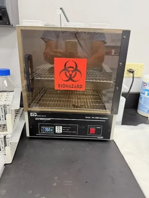 Quincy Lab 10-140E Incubator