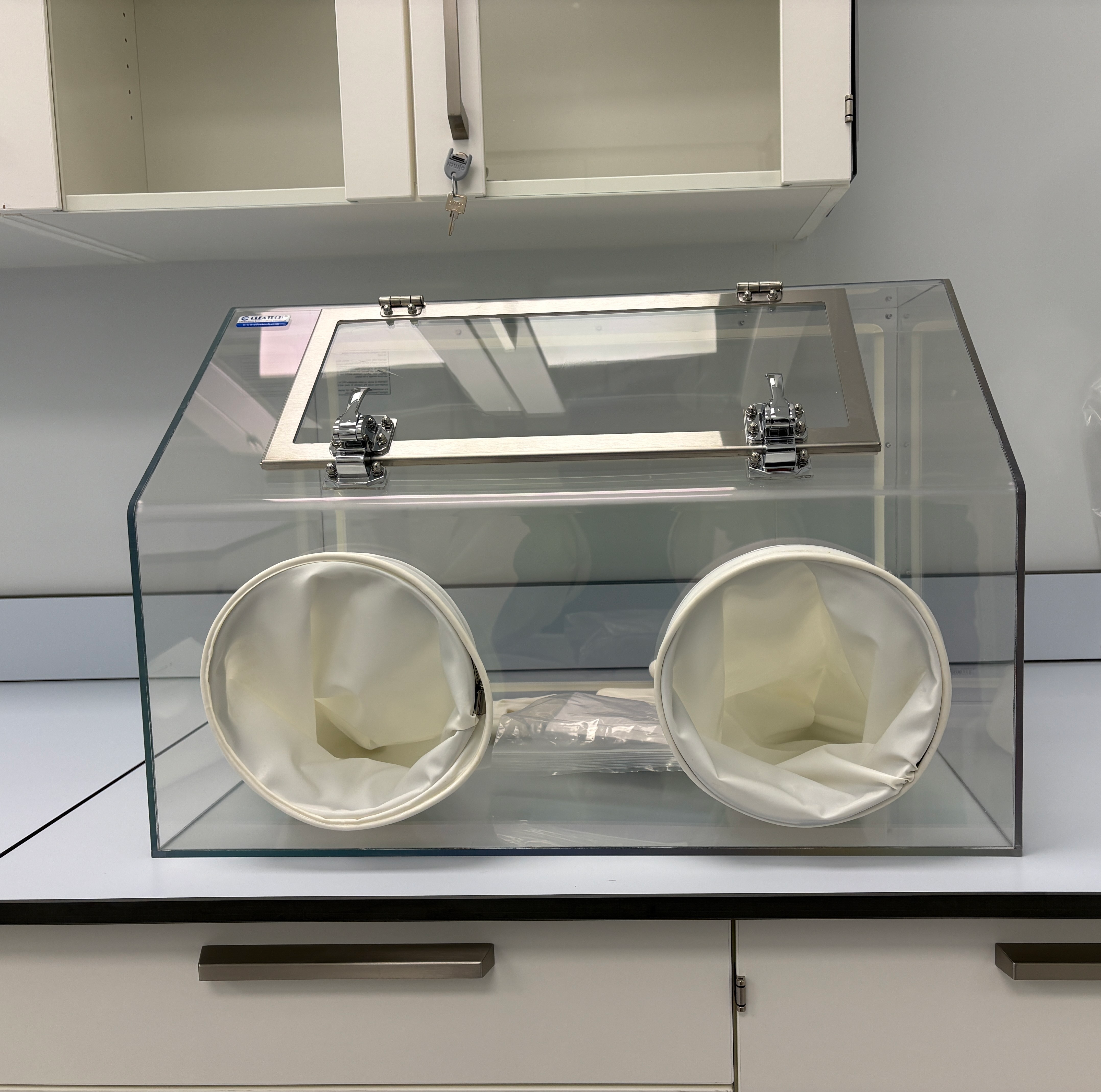 Cleatech Isolation Glovebox