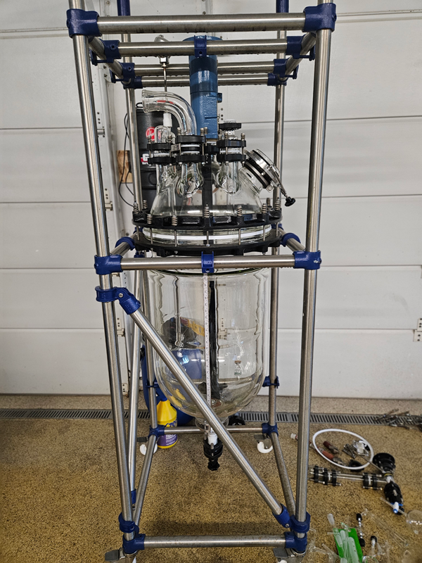 qvf 100 liter jacketed reactor with agitator .