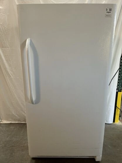 Frigidaire Refrigerator FFRU17B2QWD