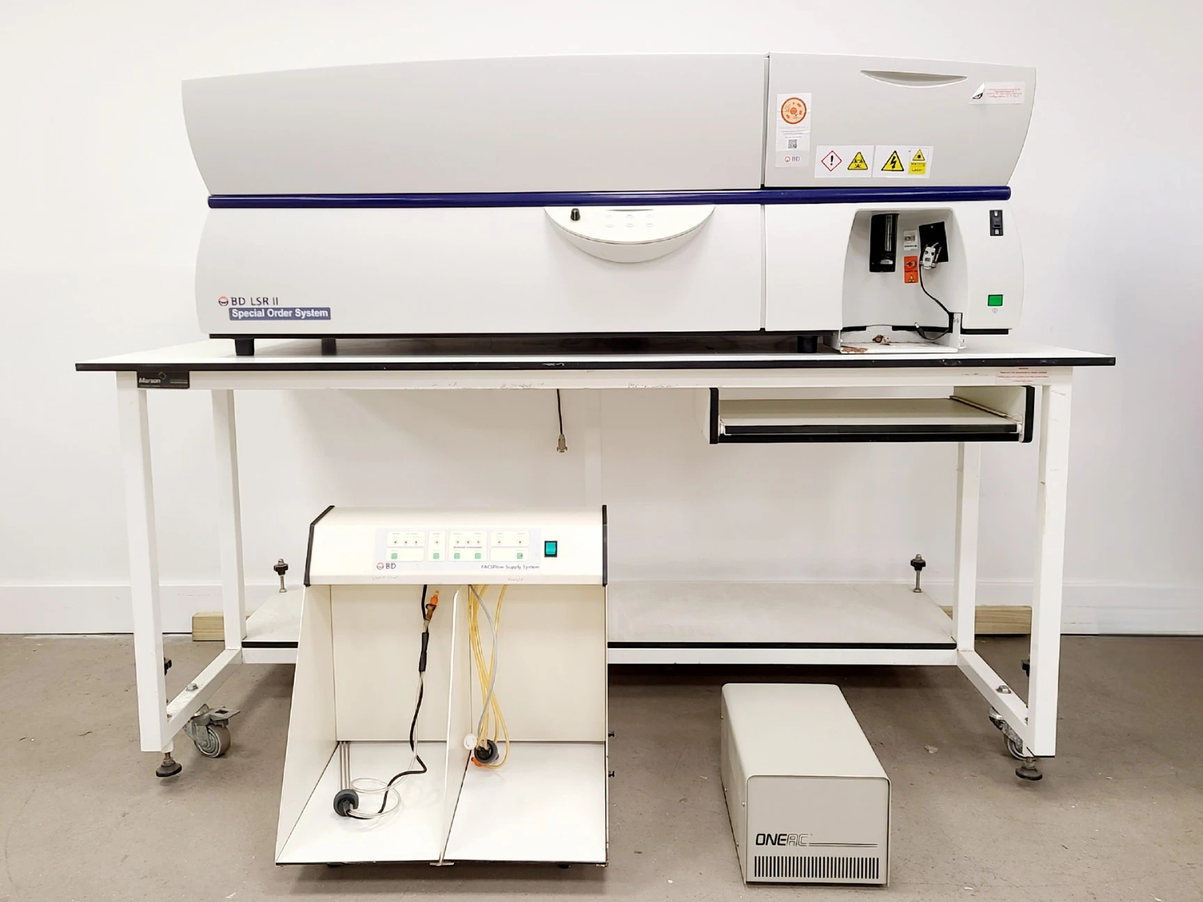 BD LSR II Analyzer 4-Laser 14-Color Flow Cytometer w/ FACSFlow &amp; Transformer