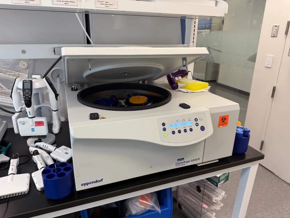 Eppendorf 5810R  Refrigerated Benchtop Centrifuge