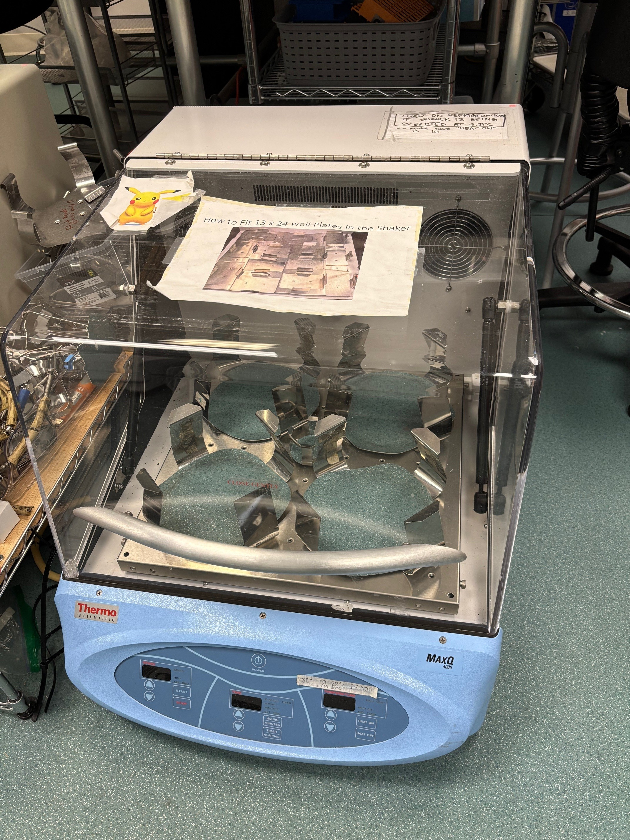 ThermoFisher MaxQ 4000 Shaking Incubator