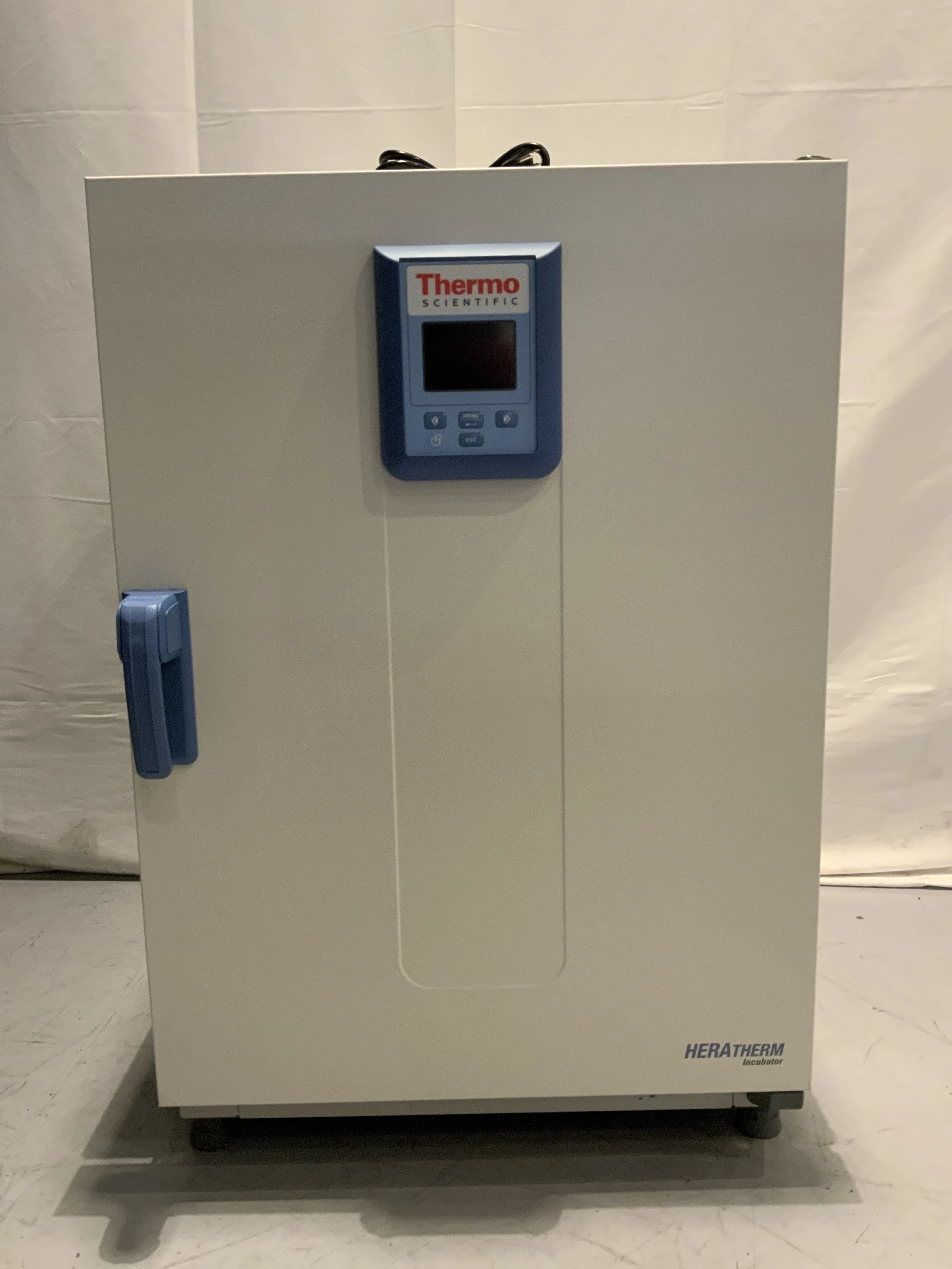 Thermo Scientific Heratherm IGS180 Bench Top Incubator 51028065 With 2x Shelves