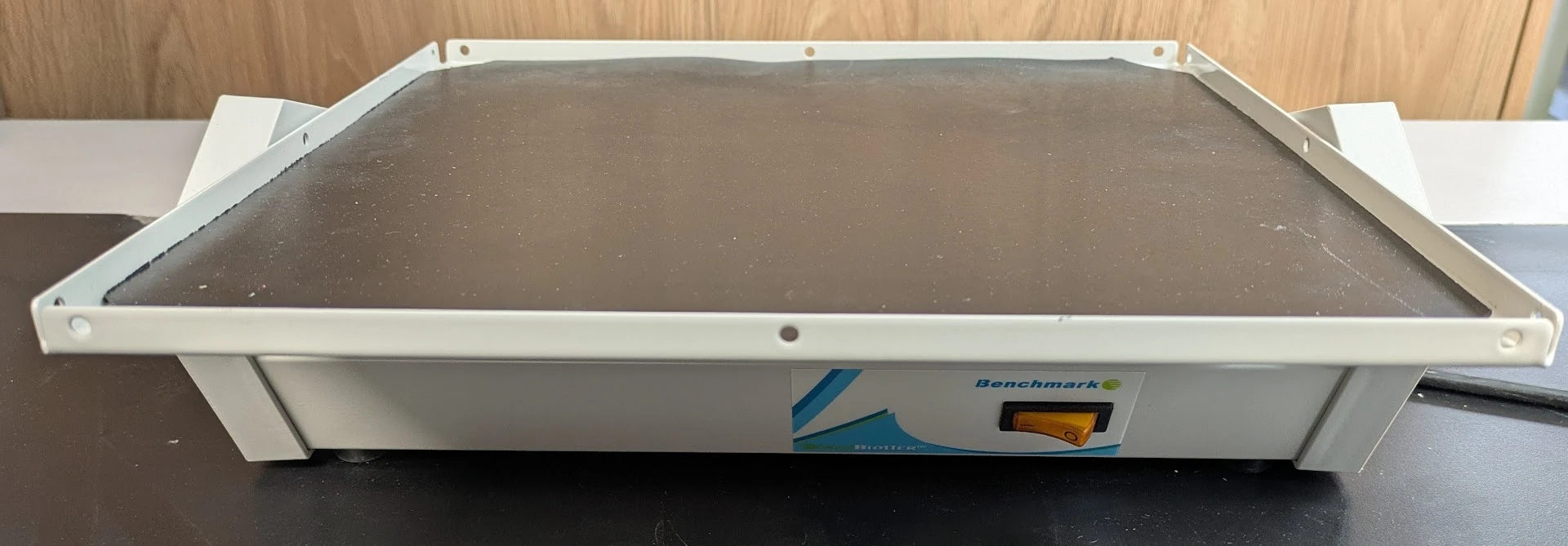 Benchmark Scientific BR1000 Rocker Rocking Platform | LabX.com