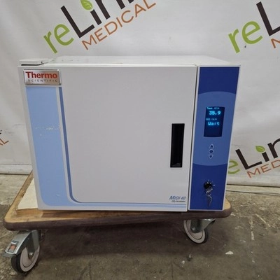 Thermo Scientific 3403 Midi 40 CO2 Incubator