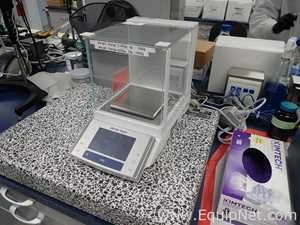 Lot 130 Listing# 944471 Mettler Toledo XS1003S Analytical Balance