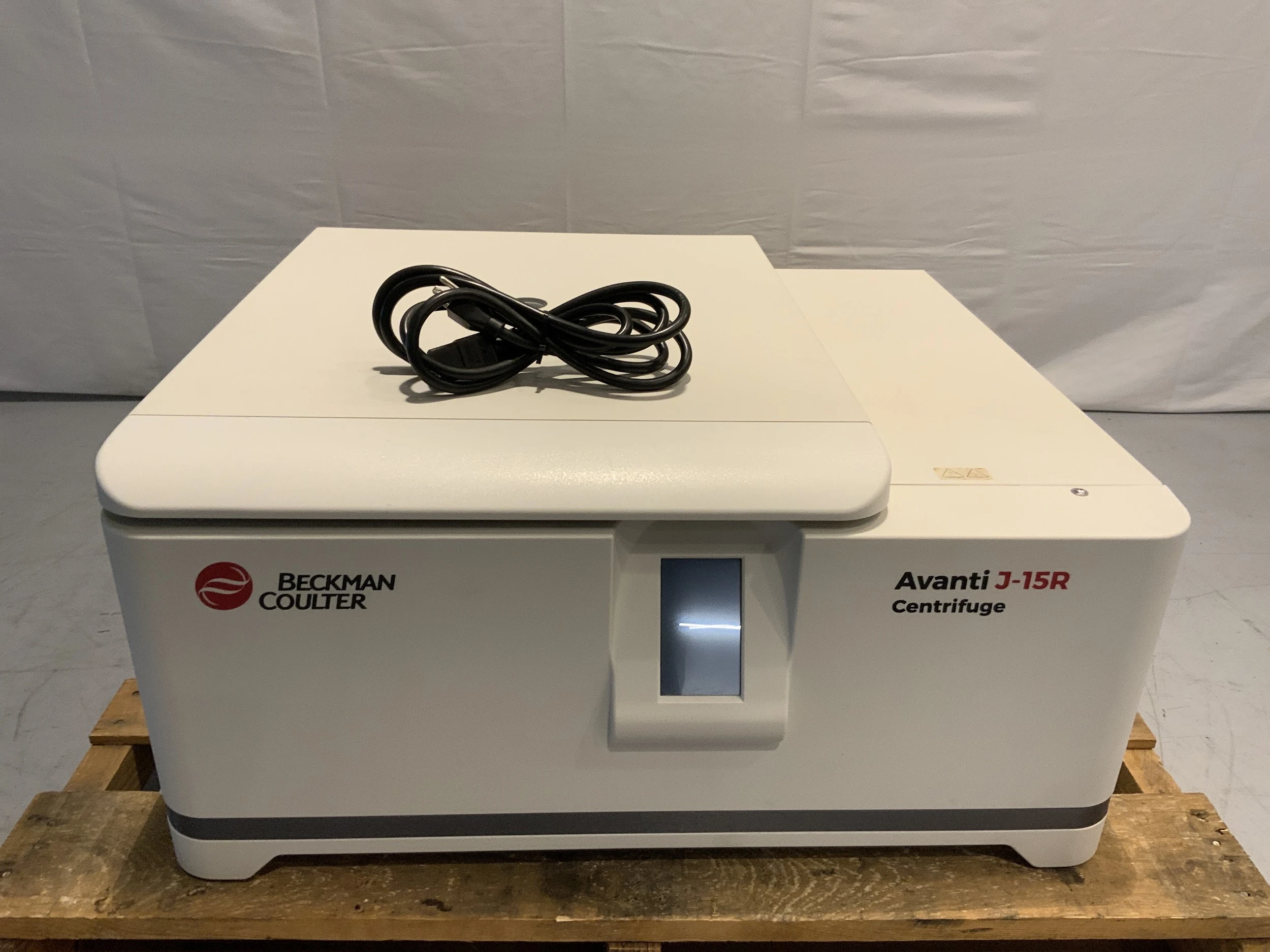Beckman Coulter B99517 Avanti J-15R IVD Centrifuge B99517 With JS-4.750 Rotor