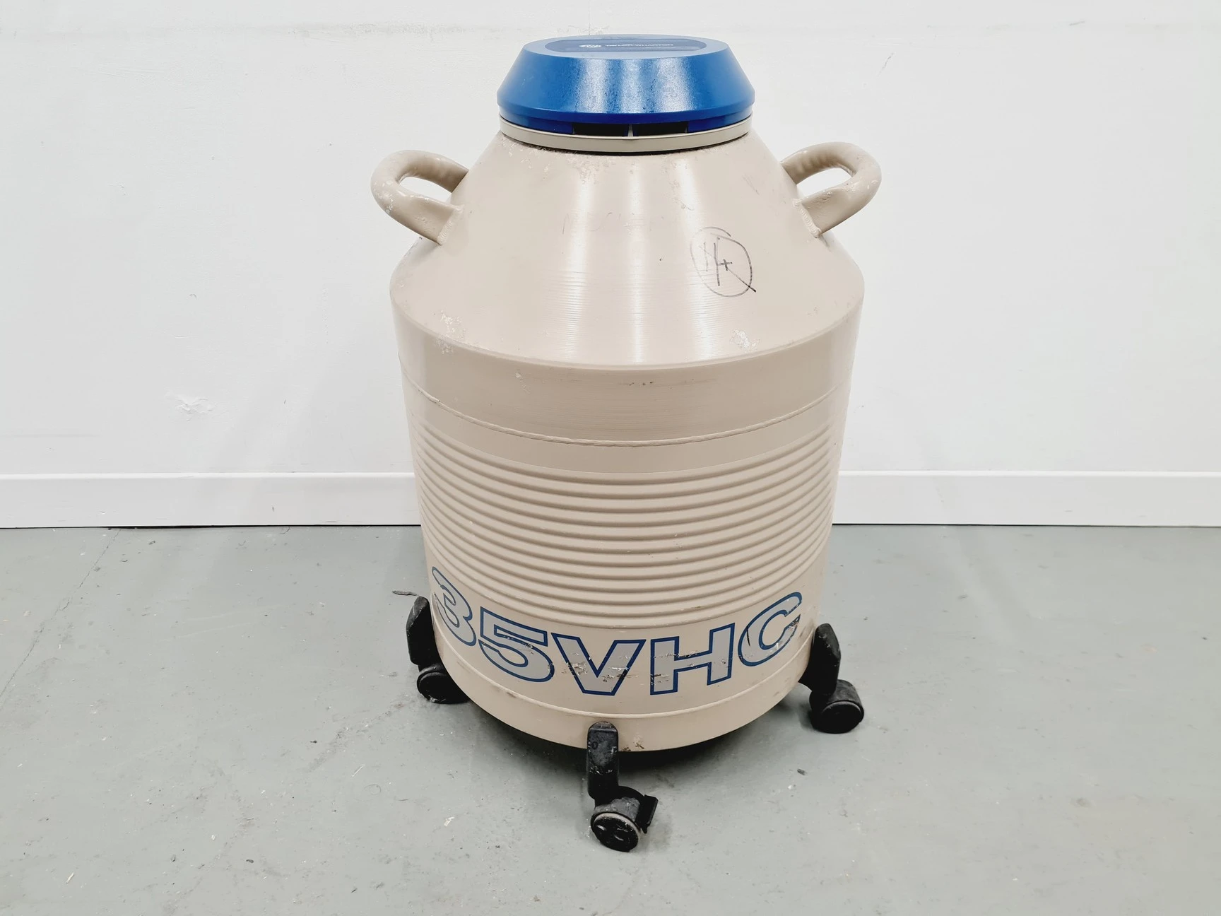 Taylor-Wharton 35 VHC Liquid Nitrogen Dewar w/ Stand Lab