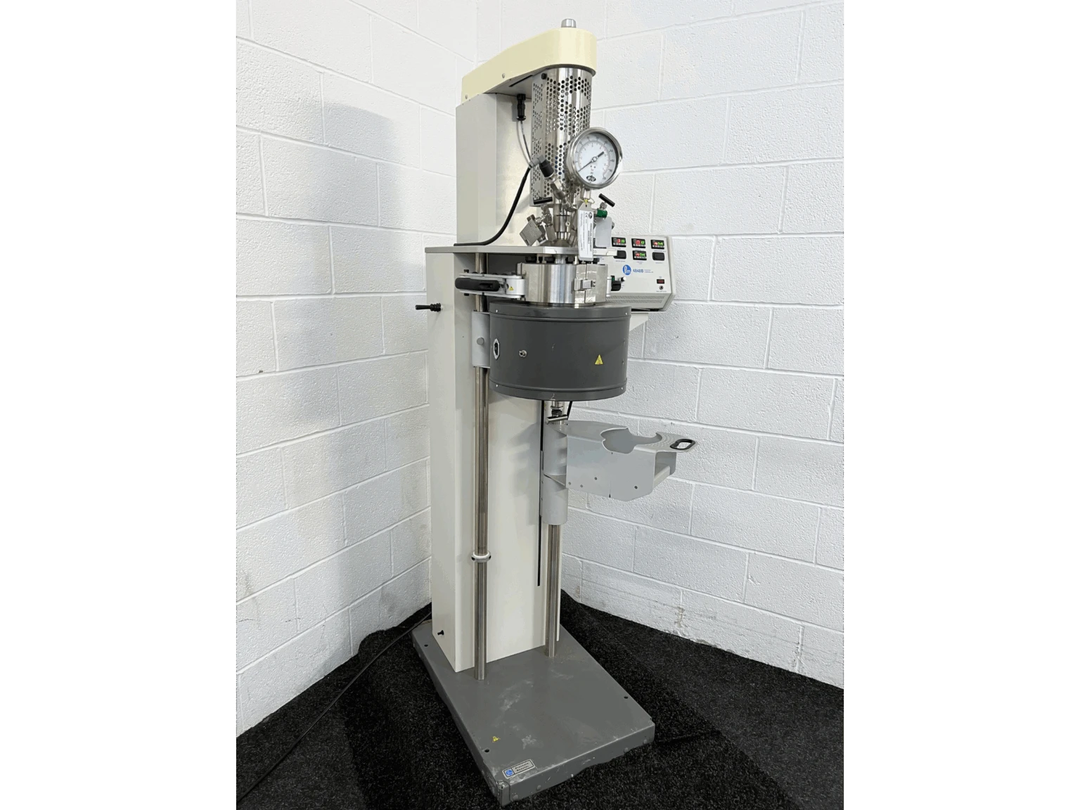 Parr 4553 Pressure Reactor