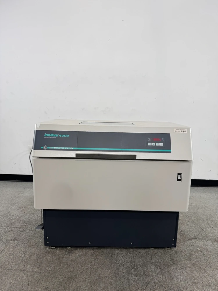New Brunswick Innova 4300 Incubator Shaker