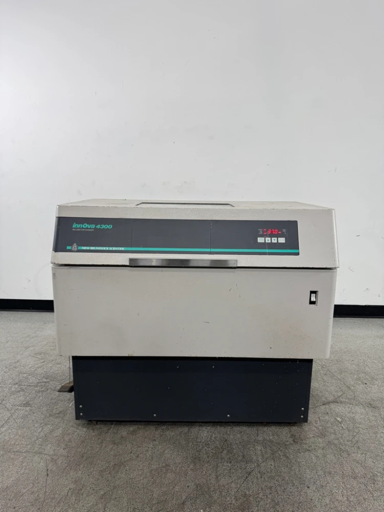 New Brunswick Innova 4300 Incubator Shaker