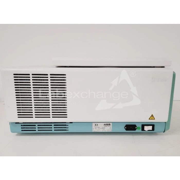 Hettich Universal 32 R Centrifuge with 4000rpm Rot