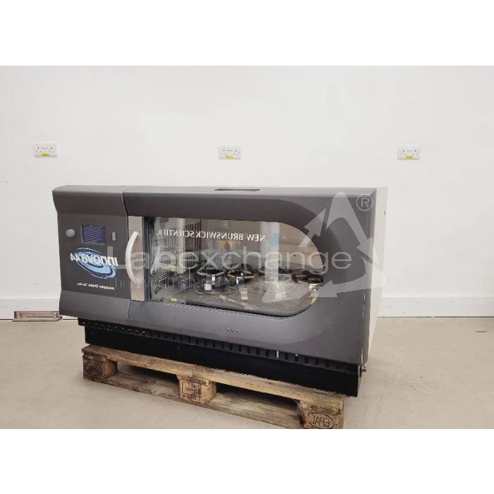 New Brunswick Innova 44R Refrigerated Shaking Incu