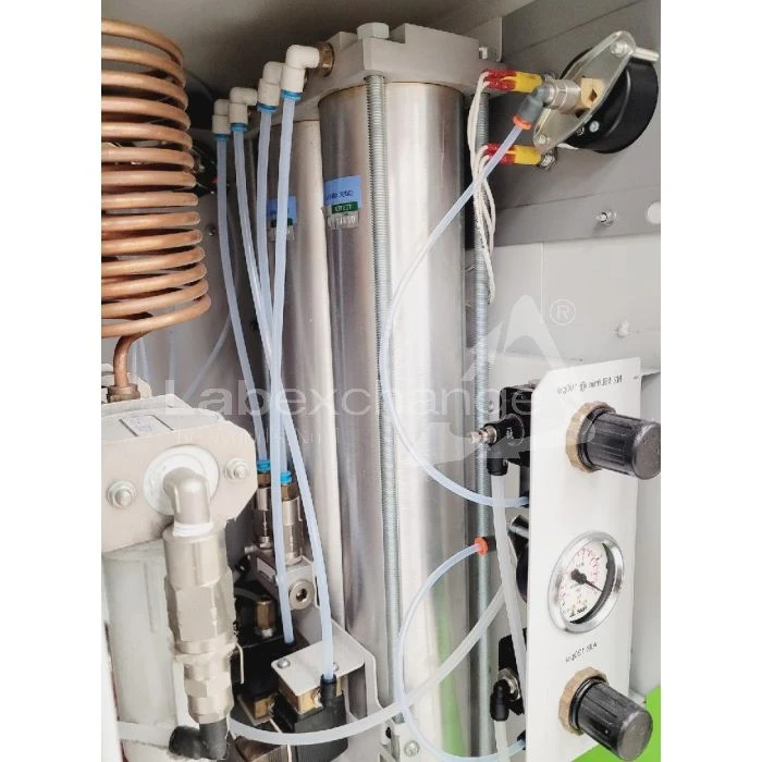 PEAK Scientific Genius 1053 Nitrogen Generator Lab