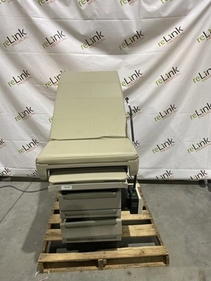 Midmark 404 Exam Table