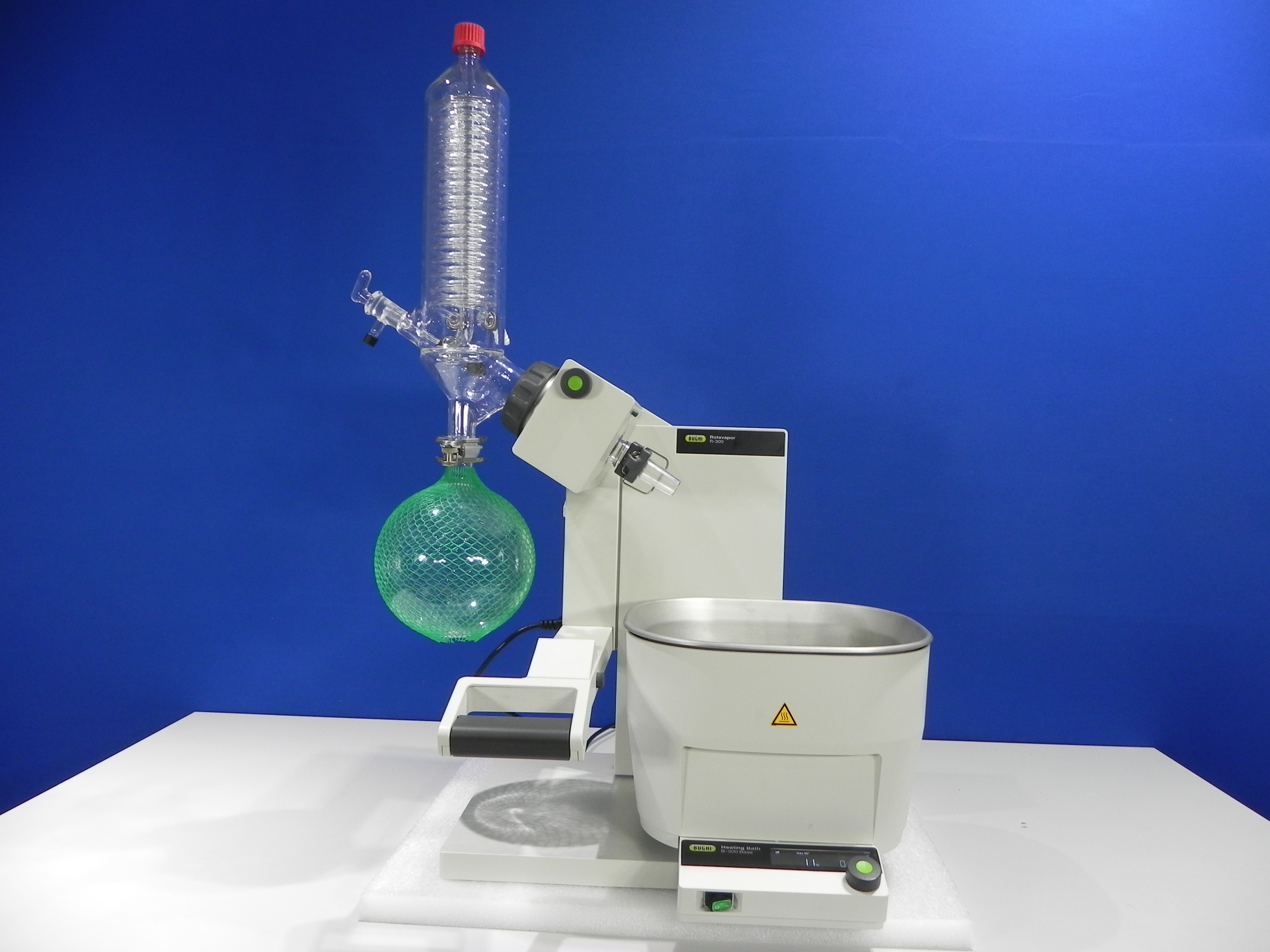 Buchi R-300 Rotary Evaporator (Rotavapor) and Buchi B-305 digital heating bath including Coil condenser. 