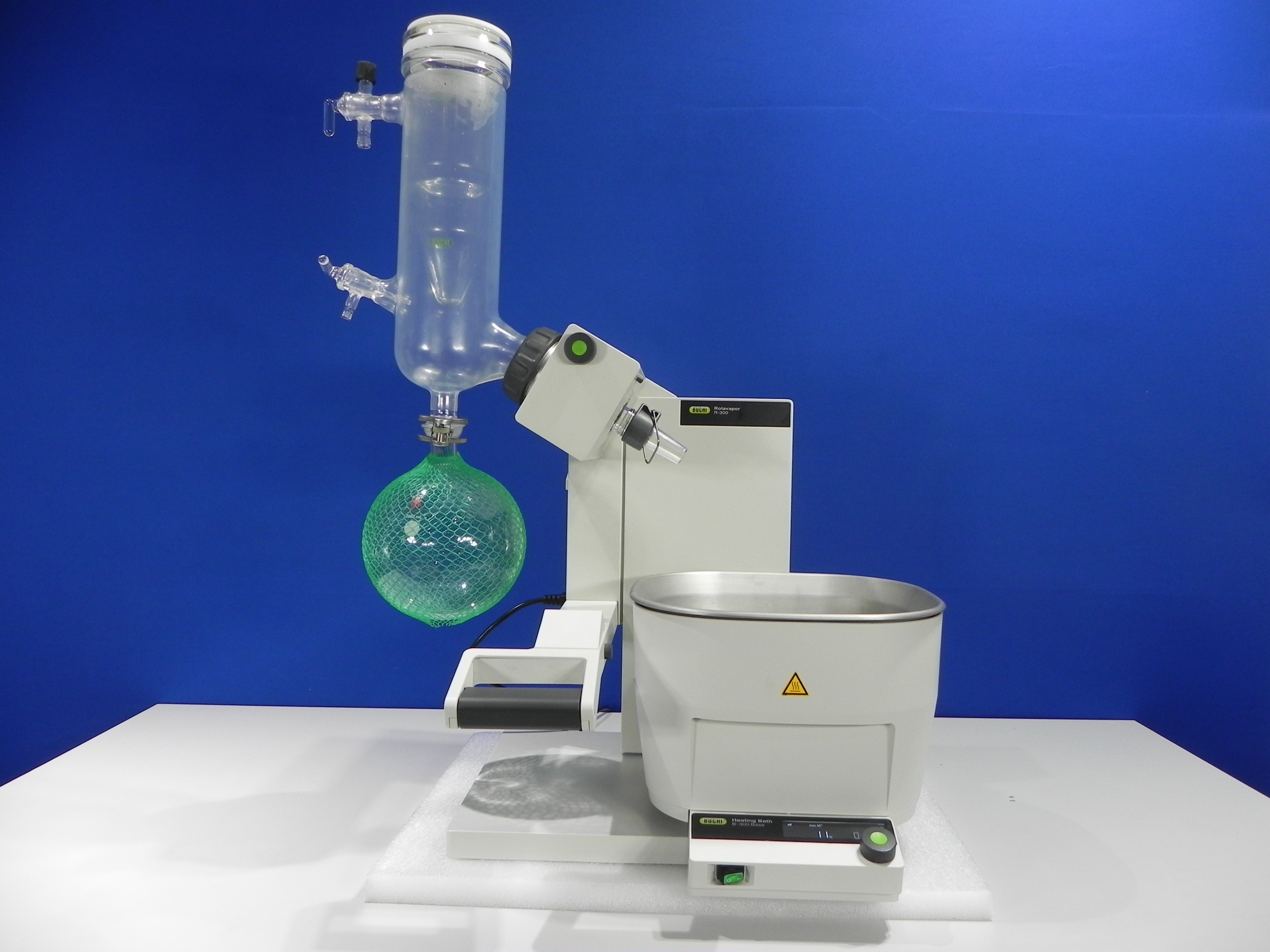 Buchi R-300 Rotary Evaporator (Rotavapor) and Buchi B-305 multi-functional digital heating bath including dry condenser. 