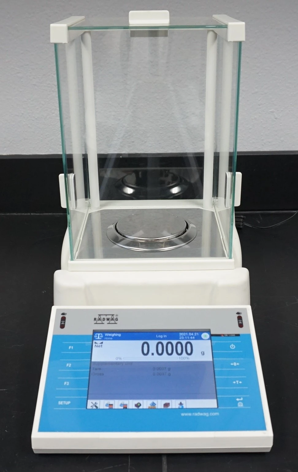 Radwag AS 220.3Y Analytical Balance