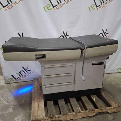 Midmark 404 Exam Table