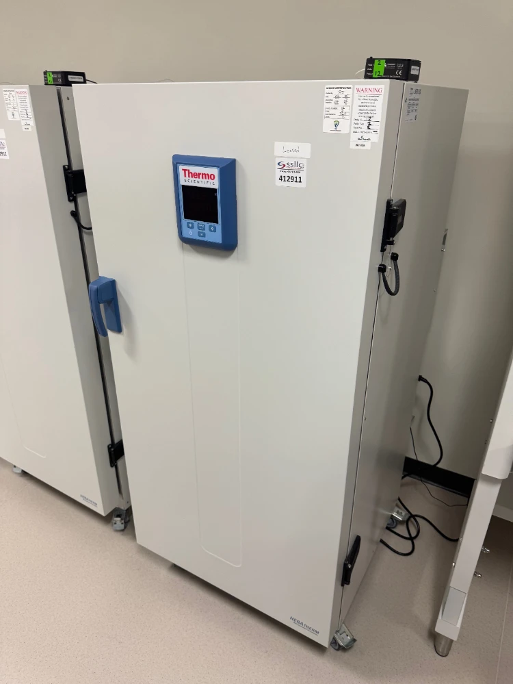 Thermo Heratherm Refrigerated Incubator