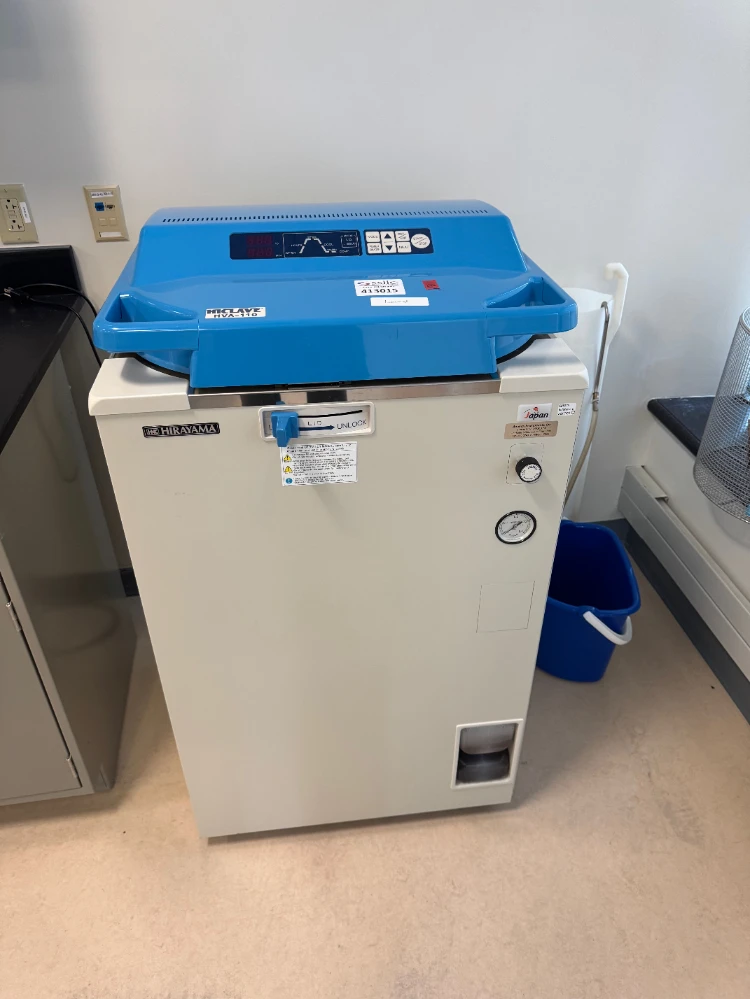 Hirayama HVA-110 Autoclave