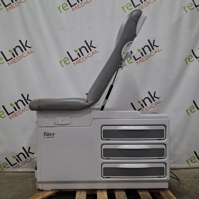 Midmark 204 Exam Table