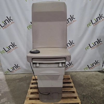 Midmark 222 Procedure Chair