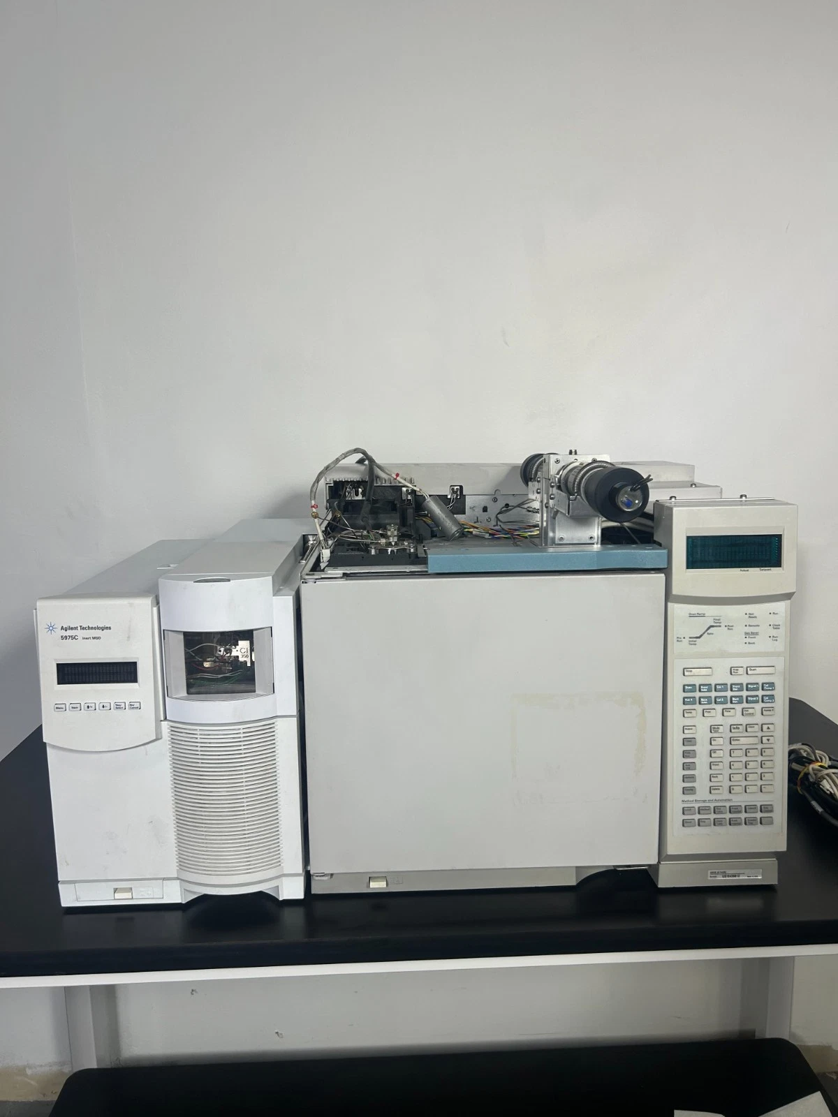 Agilent 6890N Gas Chromatography System - FID 5975C MSD | LabX.com
