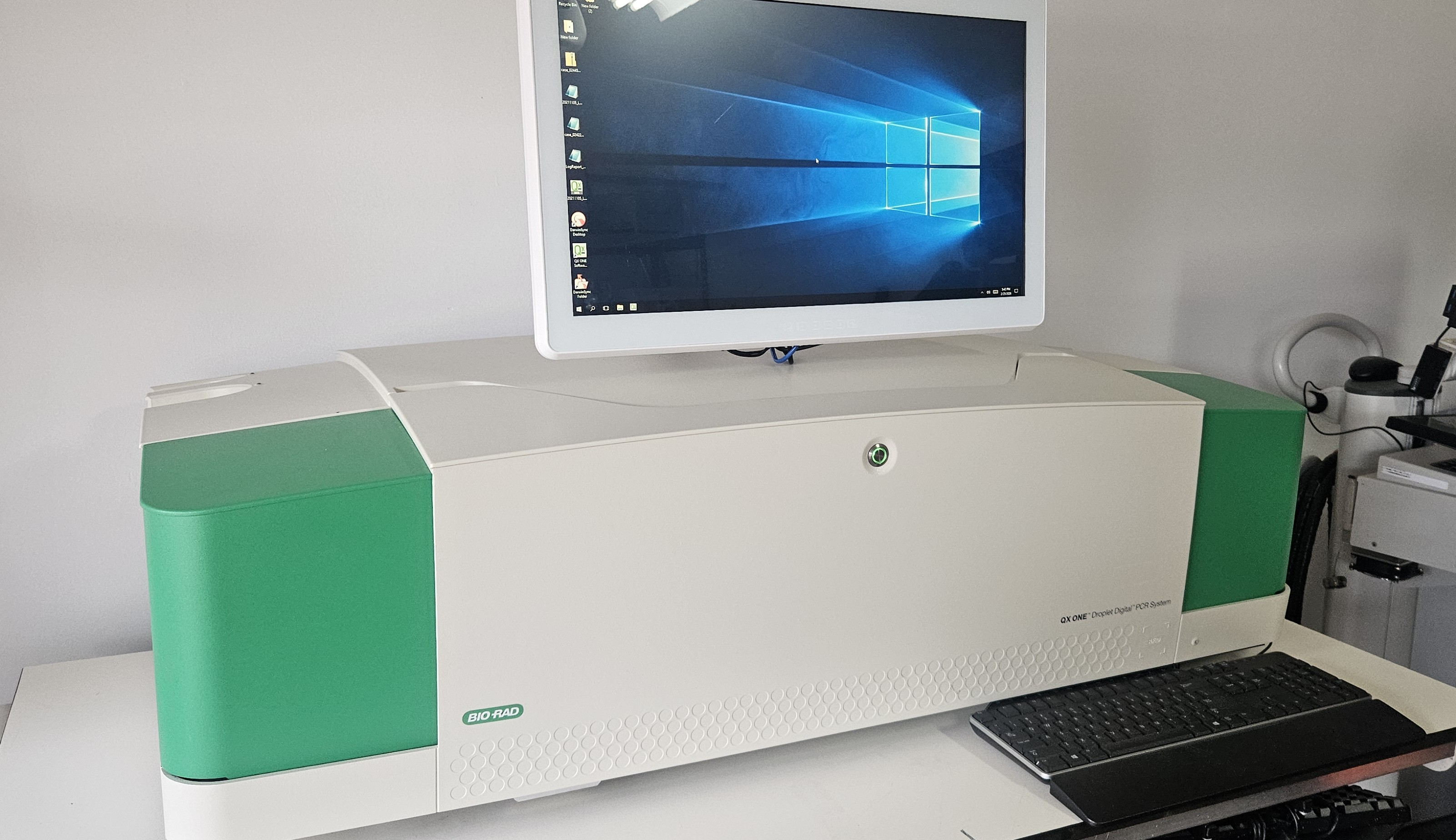 BIO RAD QX ONE Droplet Digital PCR System and PX1 Plate Sealer