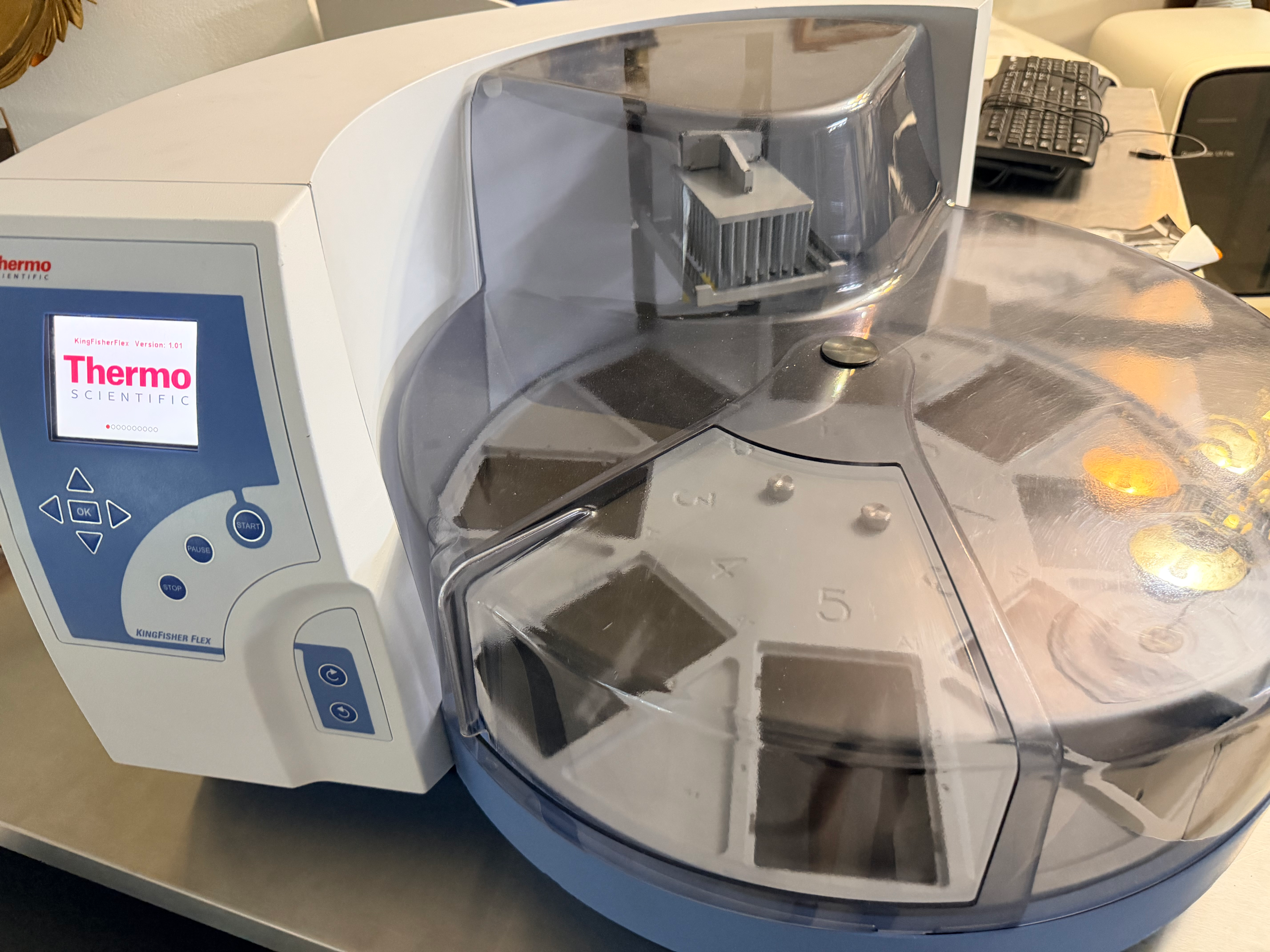 Thermo Scientific KingFisher Flex Magnetic Particle Processor – REF 5400630 – Tested