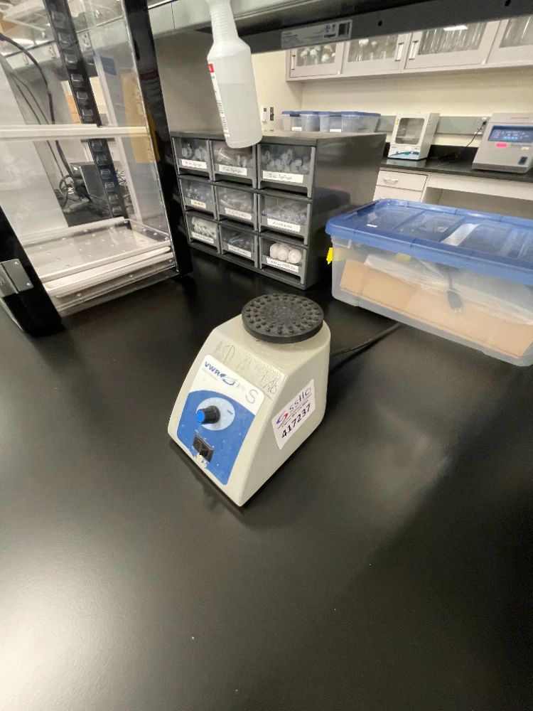VWR Bench Top Vortex Mixer with Rubber Mixing Head | LabX.com