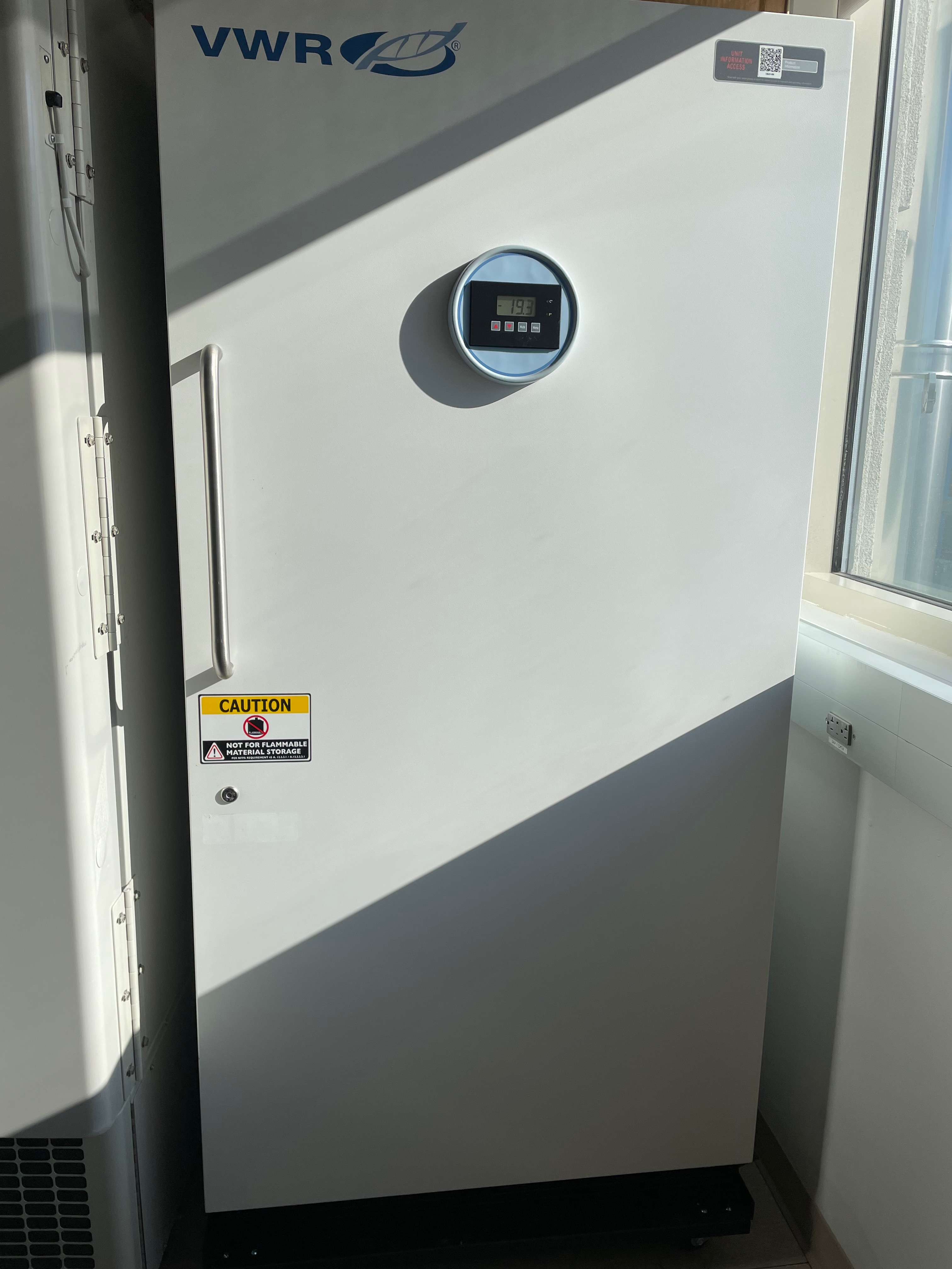 VWR® Performance Laboratory Freezer -20  with Manual Defrost (30 cu. ft.)