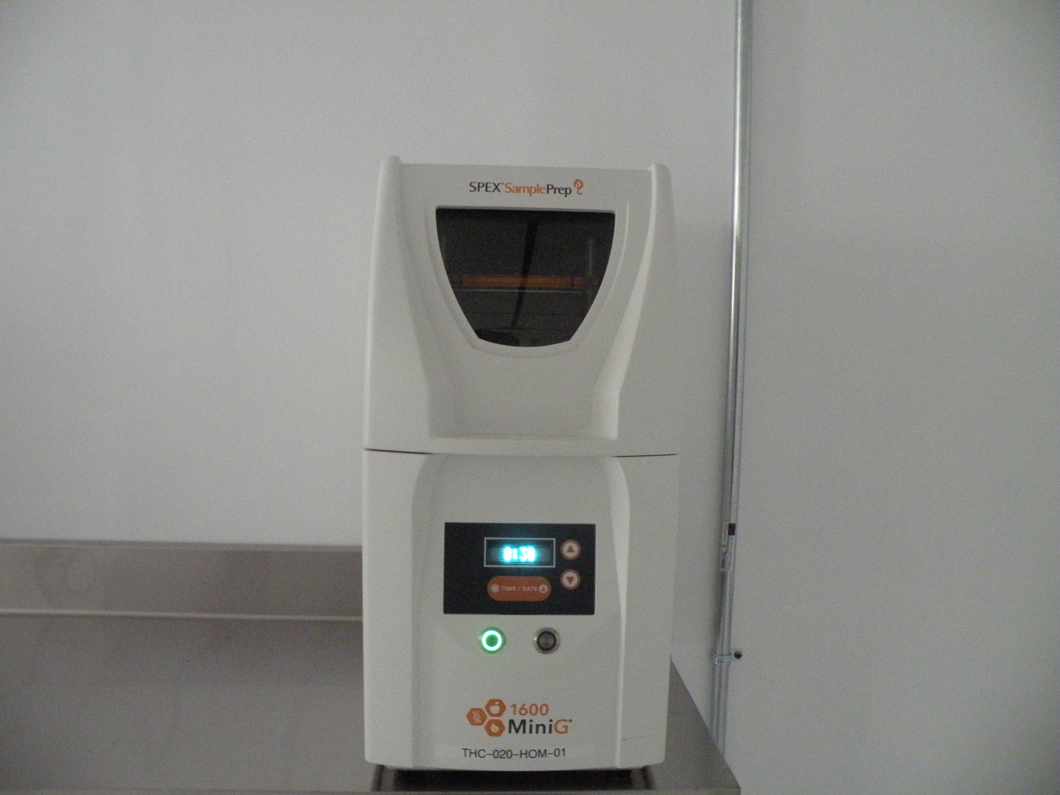 SPEX Sample Prep 1600 MiniG Tissue Homogenizer Cell Lyser