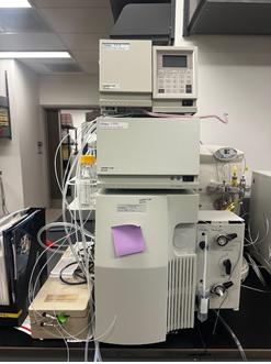 Binary HPLC Pump Waters 1525, Photodiode Array Detector Waters 2998, Refractive Index Detector Waters 2414, and phenomenex synergi HPLC photodiode Array Detector and Refractive Index Detector