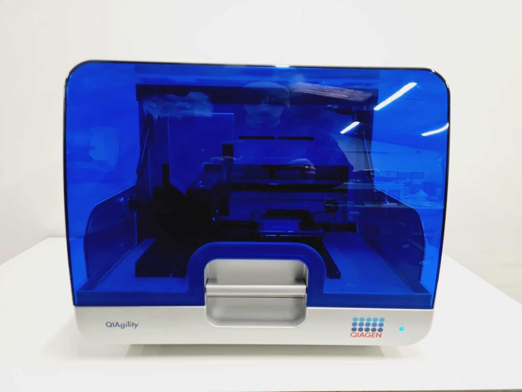 Qag Machine Qiagen QIAgility Automated PCR Workstation | LabX.com