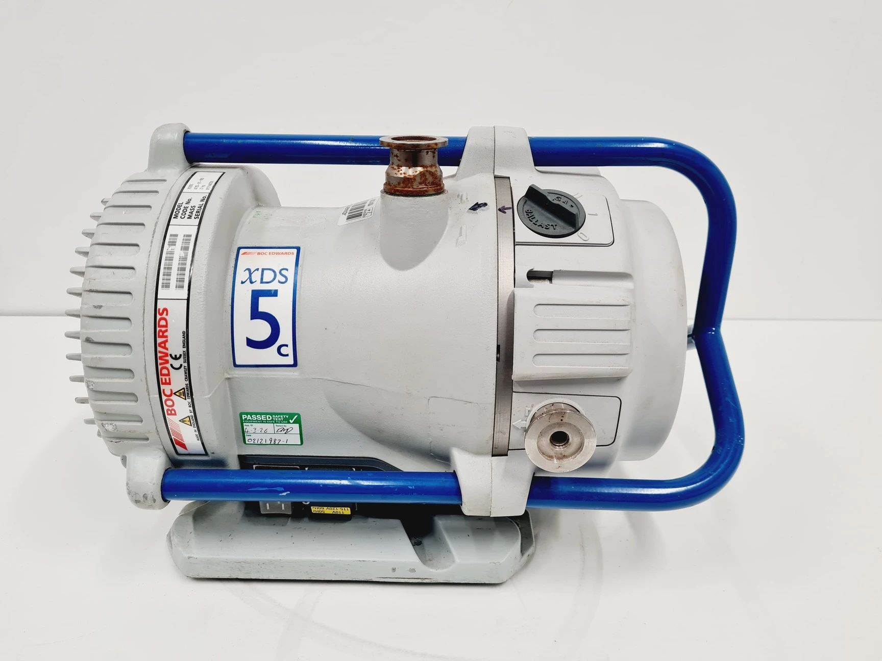 BOC Edwards XDS5C Scroll Vacuum Pump | LabX.com