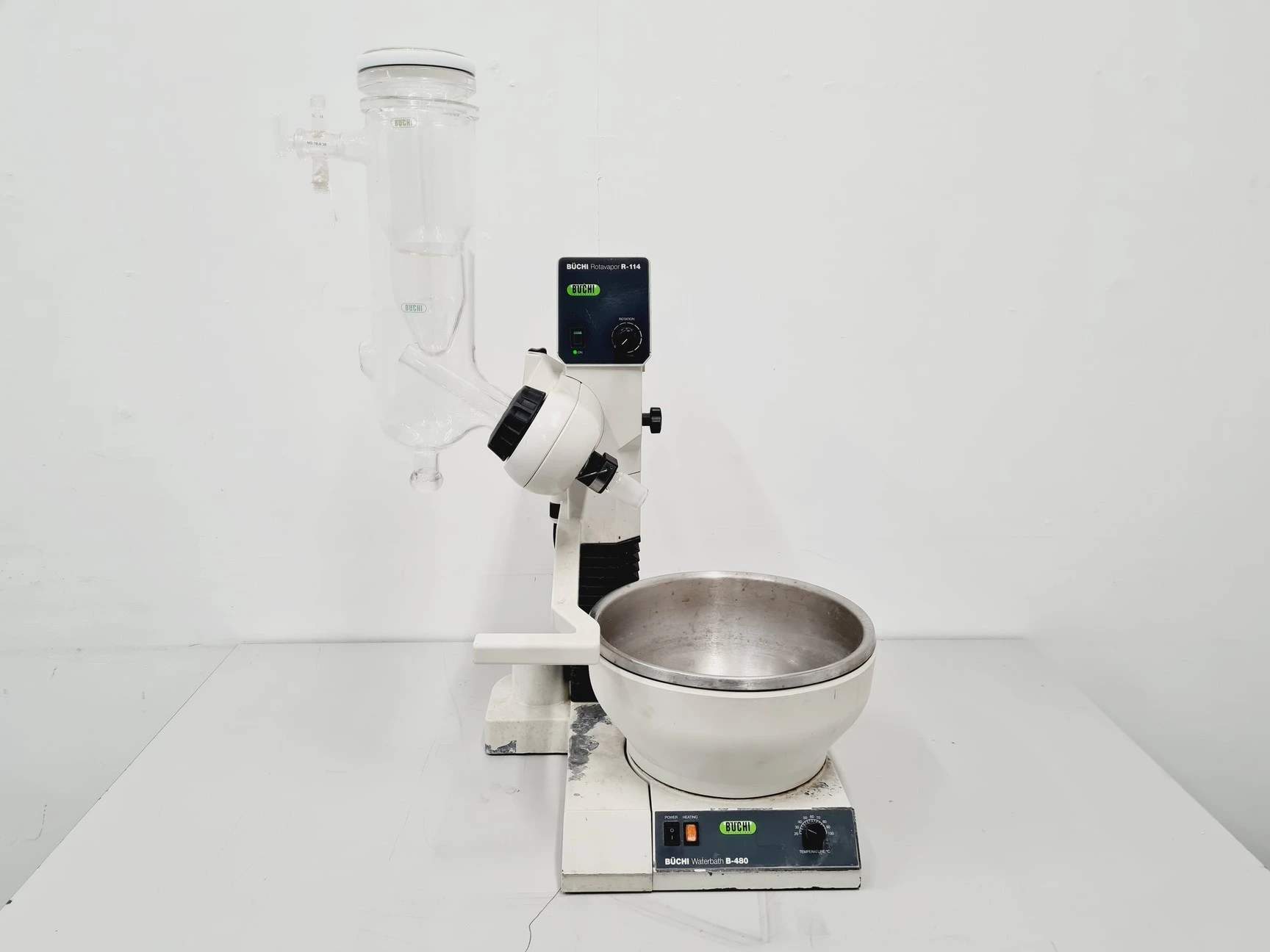 Buchi Rotavapor R-114 and Buchi Waterbath B-480 | LabX.com