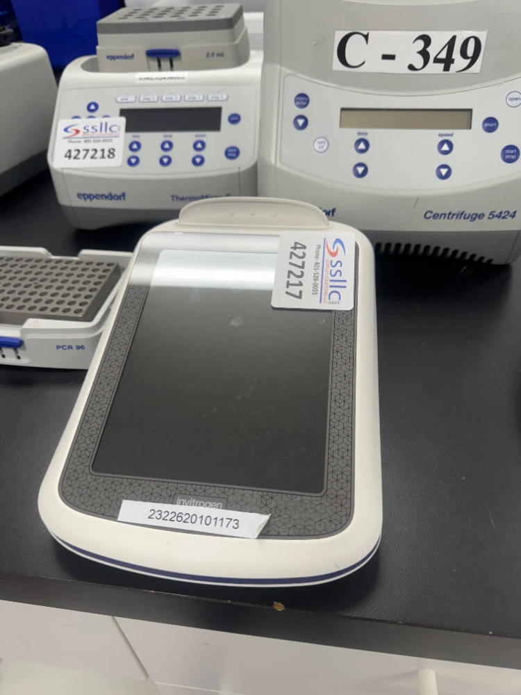 Invitrogen Qubit Flex Fluorometer | LabX.com