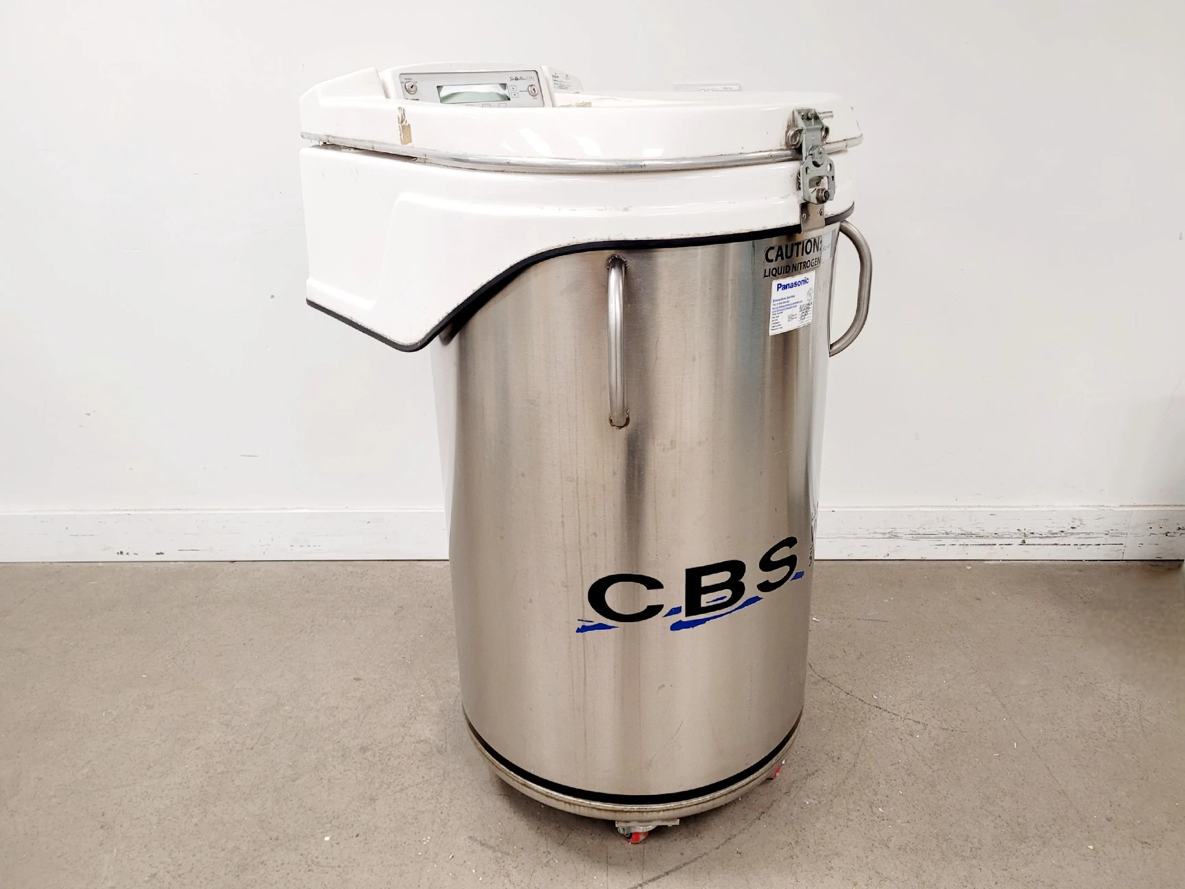 CBS Isolthermal V1500-AB Series LN2 Cryo-Storage Vessel | LabX.com