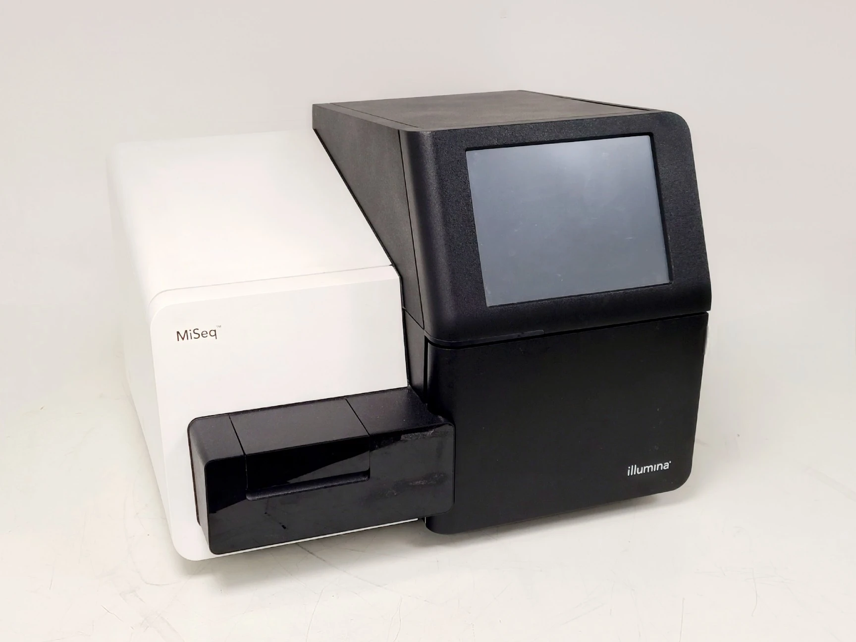 Illumina MiSeq DNA Sequencer System | LabX.com