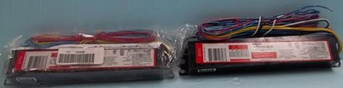 QTY. 2. PHILLIPS ADVANCE MARK 10 POWER LINE VEZ-3S32-SC DIMMABLE | LabX.com