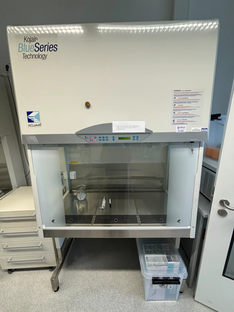 Kojair BioWizard Silver SL-130 Blue Series Class II Biosafety Cabinet ...