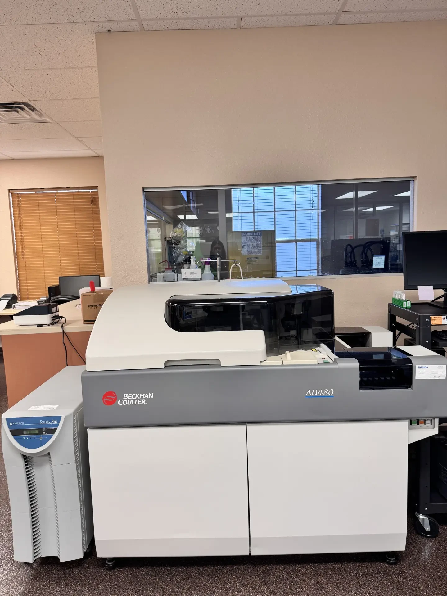 Beckman Coulter AU480 Chemistry Analyzer | LabX.com